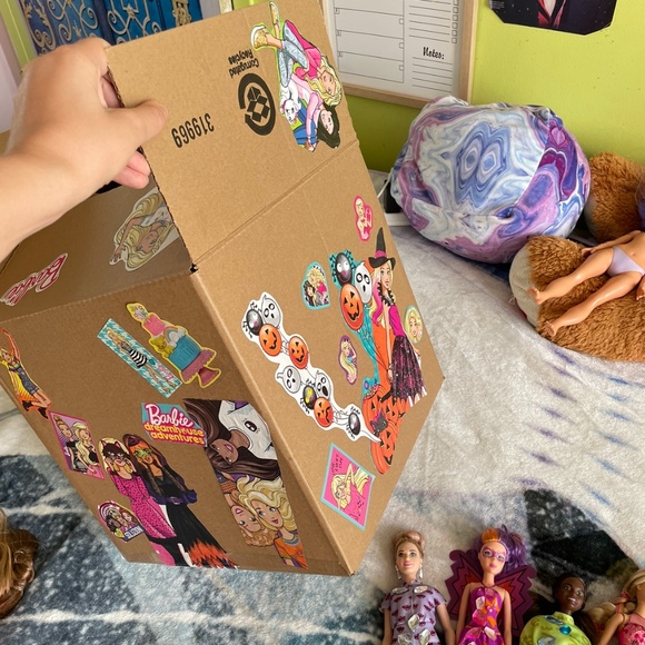 SALE! Mystery Box! 10 Barbies Lot with Horse Car and Animals! - Picture 11 of 11